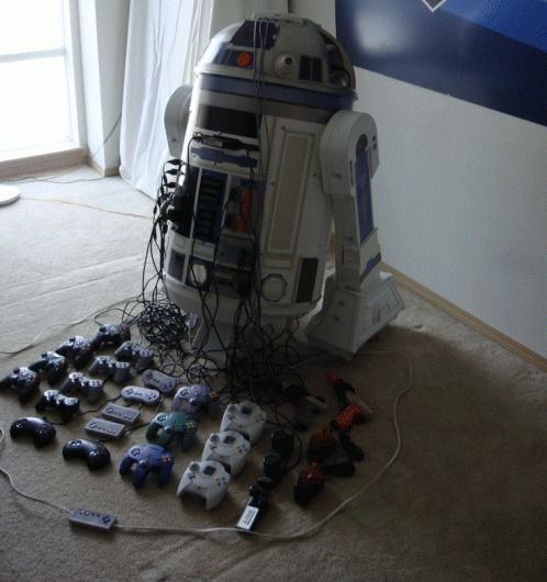 r2 d2 consolas