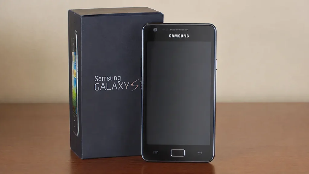 Samsung Galaxy S2 GT-I9100 negro junto a su caja original