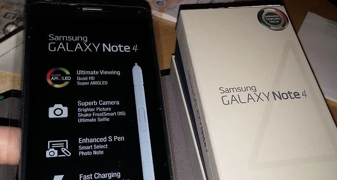 Samsung Galaxy Note 4 visto de frente