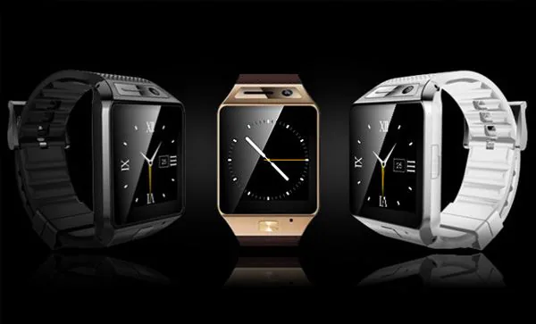 Tres modelos del smartwatch GV08S en distintos colores