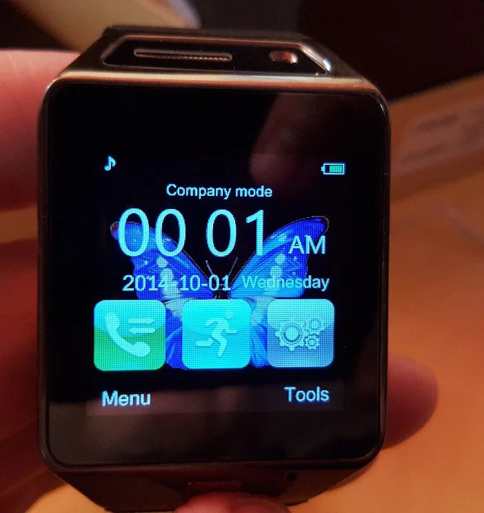 Menú principal del smartwatch GV08S con accesos a sus funciones