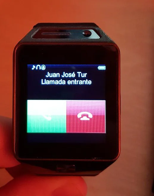 Pantalla del GV08S mostrando una llamada entrante