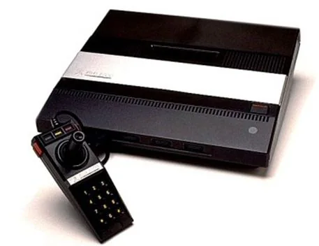 Consola Atari 5200 con su mando