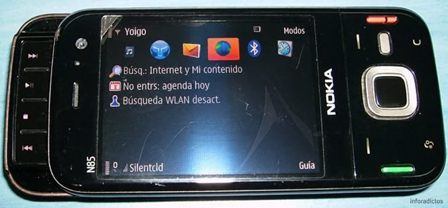 Nokia N85 con doble slide Nokia N85 abierto y cerrado mostrando su doble deslizamiento