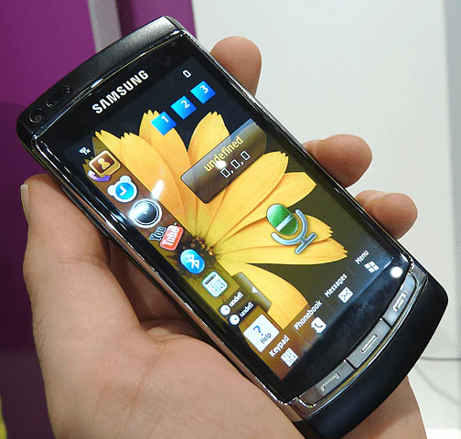 Samsung Omnia I8910 HD de frente